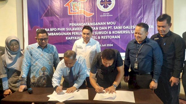 Penandatanganan MoU oleh Ketua BPD PHRI Sulsel Anggiat Sinaga dan Direktur PT Sani Galesong Jaya Syabruddin. Foto: Andi Baso Mappanyompa / Sulselsatu.com.