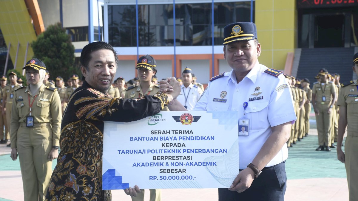 51 Mahasiswa Berprestasi Poltekbang Makassar Terima Biaya Pendidikan dari Bank BTN Syariah