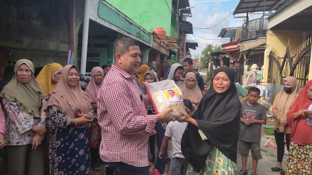 Bakal calon Wali Kota Makassar Munafri Arifuddin menemui warga Kecamatan Manggala. Foto/SS