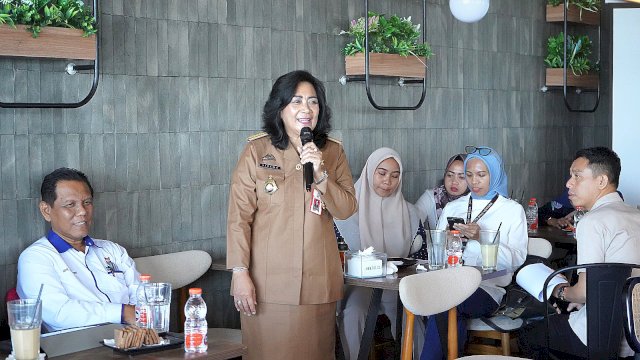 Kepala Disnaker Kota Makassar Neilam Palamba. Foto: Istimewa.