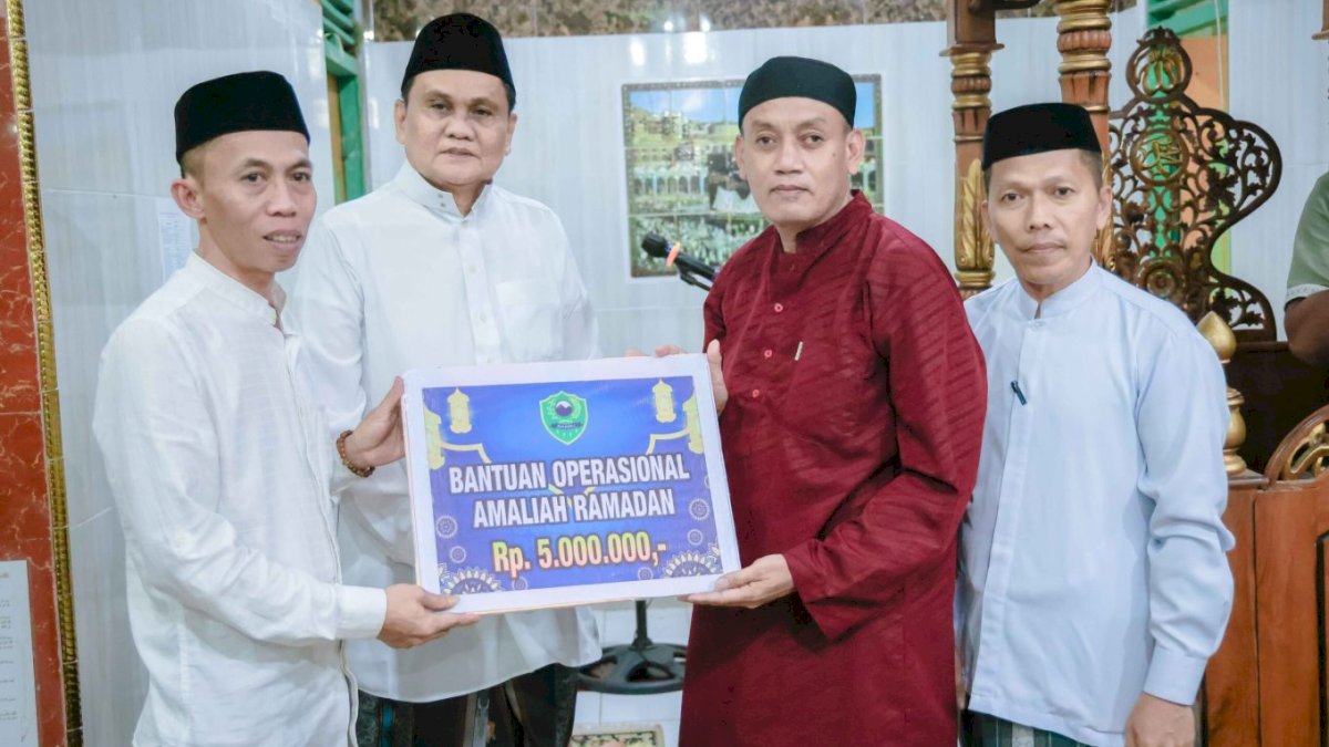 Jelang Hari Raya Idul Fitri 1445 H, Bupati Barru Kunjungi Masjid di Pujananting