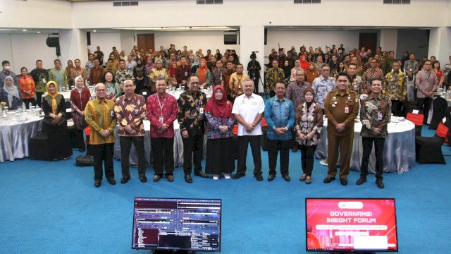 OJK gelae Roadshow Governansi 2024 di Kota Makassar bersama stakeholder terkait. Foto: Istimewa.