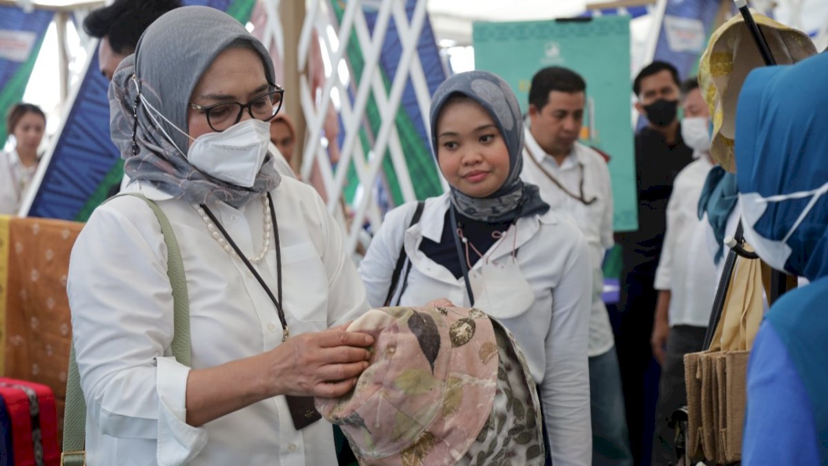 Nasabah PNM Mekaar Bawa Batik Ecoprint Jadi Primadona Hingga Pasar Mancanegara