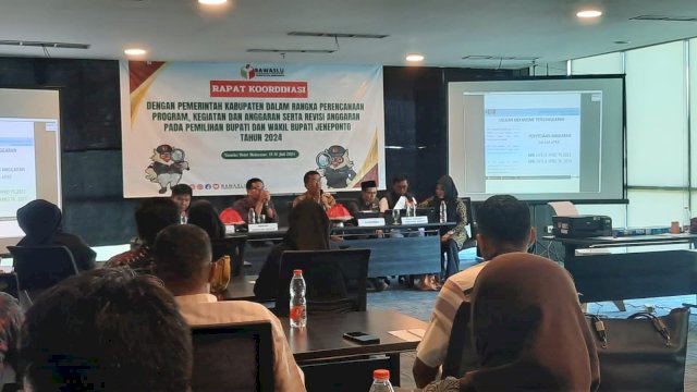 Bawaslu Jeneponto hadirkan Kadis BPKAD Pemkab Jeneponto, Armawi A sebagai narasumber (Istimewa)