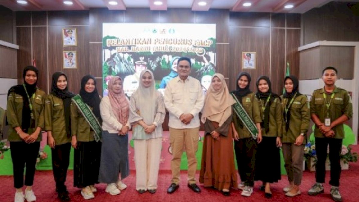 Lantik Pengurus Baru, Bupati Barru Ajak Forum Anak Tingkatkan Prestasi