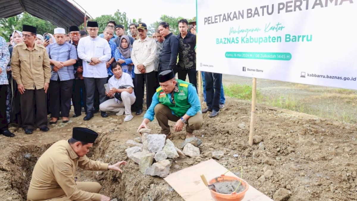 Bupati Barru Lakukan Peletakan Batu Pertama Pembangunan Kantor Baznas