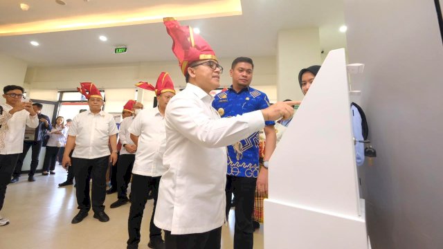 Menteri Pendayagunaan Aparatur Negara dan Reformasi Birokrasi (MenPAN-RB) Abdullah Azwar Anas saat berkunjung ke MPP. Foto: Istimewa.