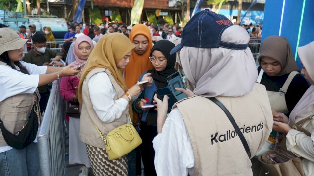 Pengunjung F8 Makassar saat tukar tiket di F8 Makassar. Foto: Istimewa.