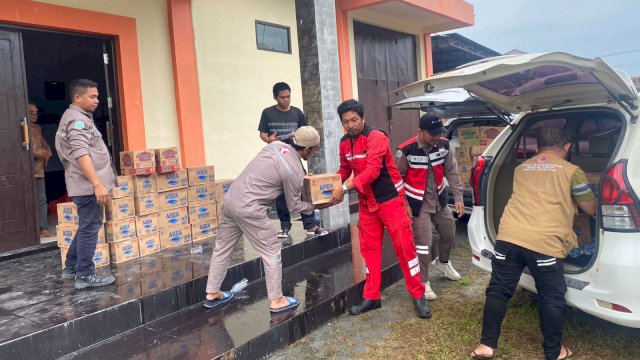 Bumi Karsa salurkan bantuan korban longsor di Gorontalo. Foto: Istimewa.