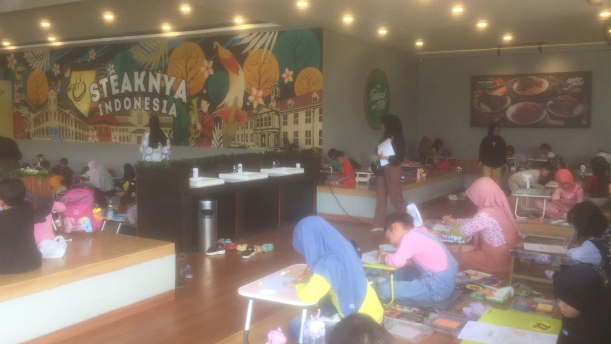 Melalui Ajang Lomba Mewarnai, Waroeng Steak And Shake Makassar Dikenalkan kepada Anak-anak dan Orangtua