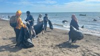 Asmo Sulsel Rangkul Jurnalis Gelar Aksi Beach Clean Up Day di Pantai Tanjung Bayang
