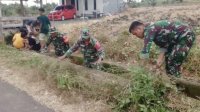 Sebagai Inovator Pembangunan Di Wilayah Binaan, Babinsa Ajak Pemuda Gotong Royong Bersihkan Lingkungan
