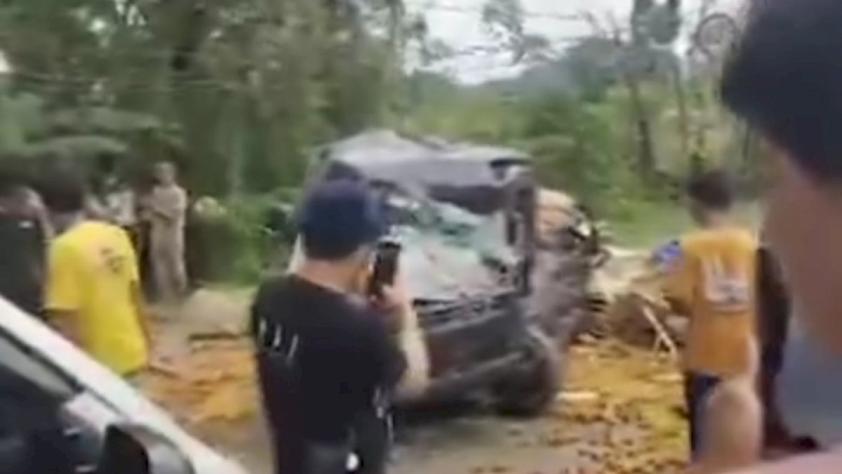 VIDEO: Kecelakaan Mobil Pickup Pengangkut Tomat di Barru