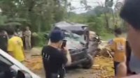 VIDEO: Kecelakaan Mobil Pickup Pengangkut Tomat di Barru