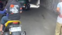 VIDEO: Truk Kontainer Tersangkut di Terowongan Tol Tamalanrea Makassar