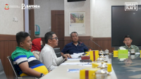 Foto: Sekretaris Bapenda Makassar Hadiri Rapat Monev Kegiatan SKPD Kota Makassar