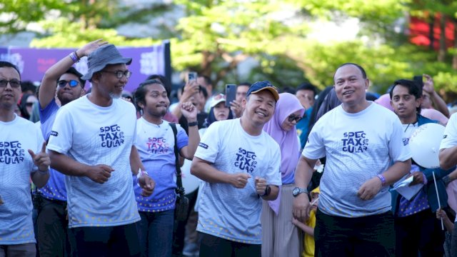 Spectaxcular 2024 Kanwil DJP Sulselbartra di Car Fee Day Jalan Boulevard, Kota Makassar. Foto: Istimewa.