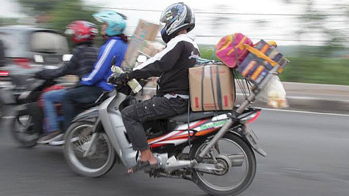Asmo Sulsel Bagi Tips #Cari_Aman Berkendara Saat Bawa Barang dengan Motor