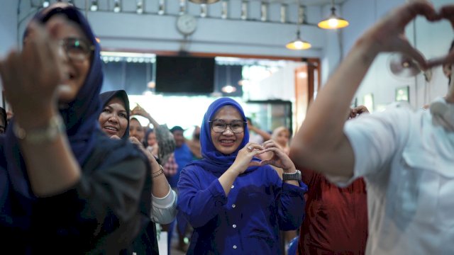 Bakal calon Wakil Wali Kota Makassar Rezki alias Kiki mulai menyapa warga.