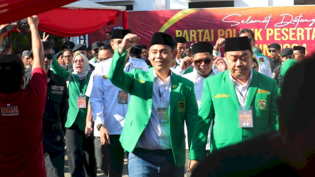 Pengurus DPC PPP Makassar saat bertandang ke Kantor KPU Makassar. Ist