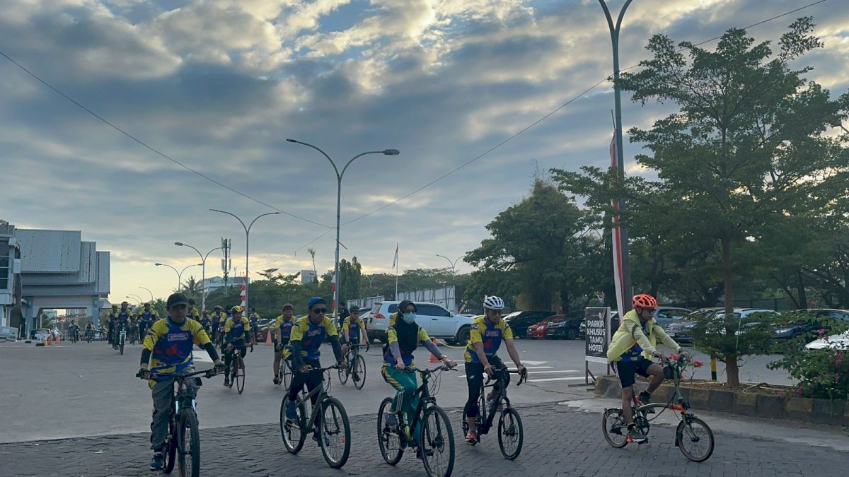 Fun Bike Indomaret 2024 Sukses Digelar di Makassar, Ribuan Peserta Antusias Ikuti Acara