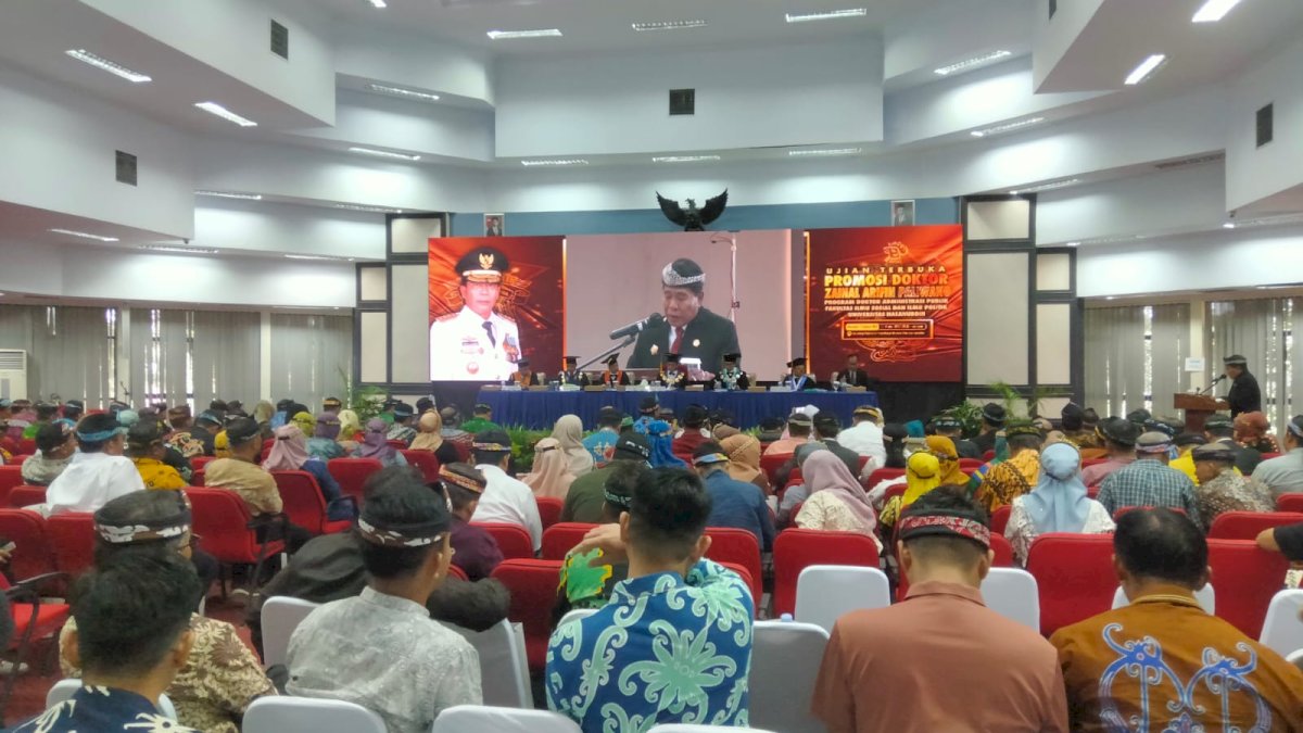 Predikat Cumlaude! Gubernur Kaltara Zainal Arifin Paliwang Raih Gelar Doktor di Unhas