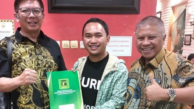 Dokter Cua saat menerima rekomendasi PPP. Ist
