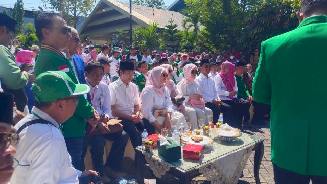 Pasangan Aura-Irma resmi jadi pendaftar pertama di KPU Kabupaten Gowa. Foto/SS