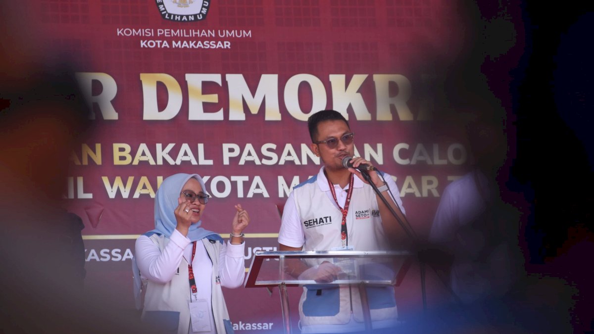 Diantar 4 Partai Pengusung, Seto-Rezki Jadi Pendaftar Pertama di KPU Makassar