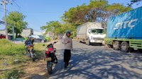 Kapolres Jeneponto Turun Langsung Urai Kemacetan di Jalan Poros Saat Pendaftaran Paslon Cakada