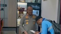 VIDEO: Kapolrestabes Makassar Berangkatkan Umroh Gratis Seorang Tukang Sapu