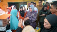 Indira Yusuf Ismail Salurkan Bantuan Kepada Korban Kebakaran di Maccini Gusung