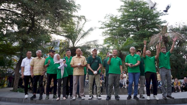 Opening ceremony Hari Ulang Tahun (HUT) bersama seluruh direksi dan insan KALLA yang berlangsung di Public Plaza Mal Ratu Indah. Foto: Istimewa.