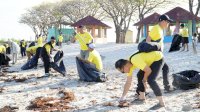 Indosat Bersih-bersih Pantai Pulau Lae-lae, Bentuk Peduli Pengendalian Pencemaran Sampah Laut