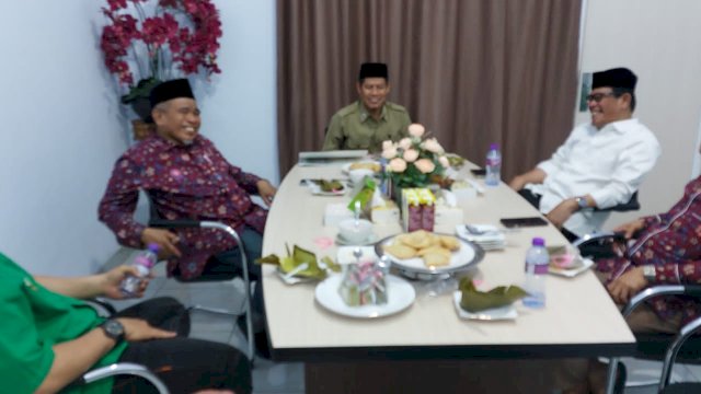 Azhar Arsyad menemui tokoh Muhammadiyah di Makassar. ist