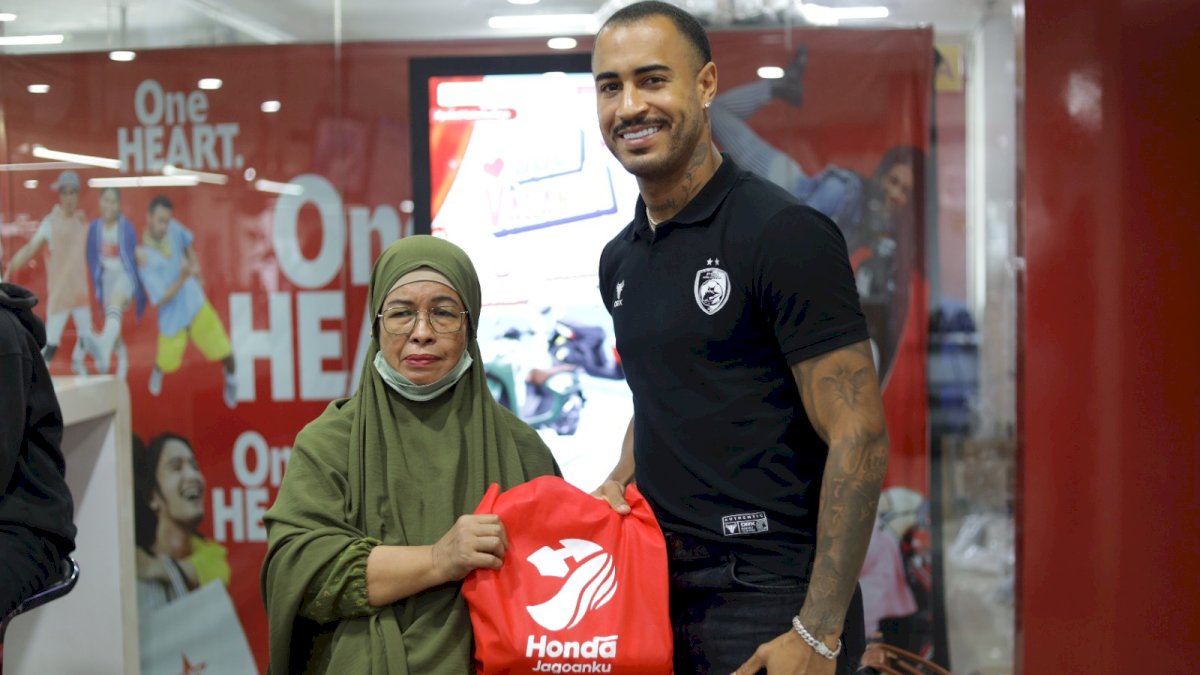 Asmo Sulsel Rayakan Harpelnas 2024 Bersama Pemain PSM Makassar dan Pelanggan