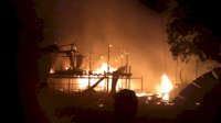 Diduga Kosleting listrik, Tiga Rumah di Kelurahan Pa’biringa Jeneponto Terbakar