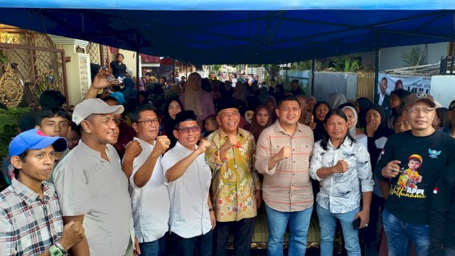 Appi bersama IAS temui Tomas dan ratusan warga Maccini Parang. Foto/SS