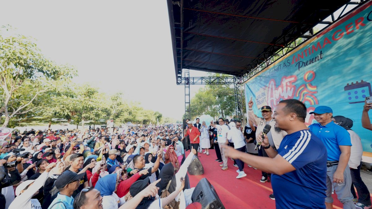 Cagub Sulsel Andi Sudirman Berbaur dengan Puluhan Ribu Warga Gowa Ikuti Jalan Anti Mager