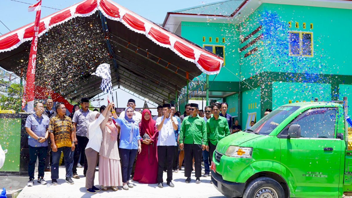 55 Desa dan Kelurahan di Barru Dapat Bantuan Kursi dan Sound System Ketua DPRD Sulsel