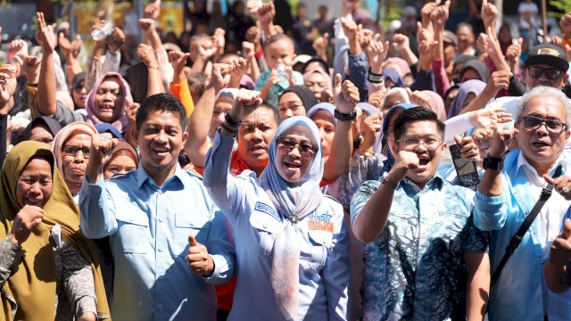 Bakal calon Bupati Gowa Husniah Talenrang saat menemui warga. ist