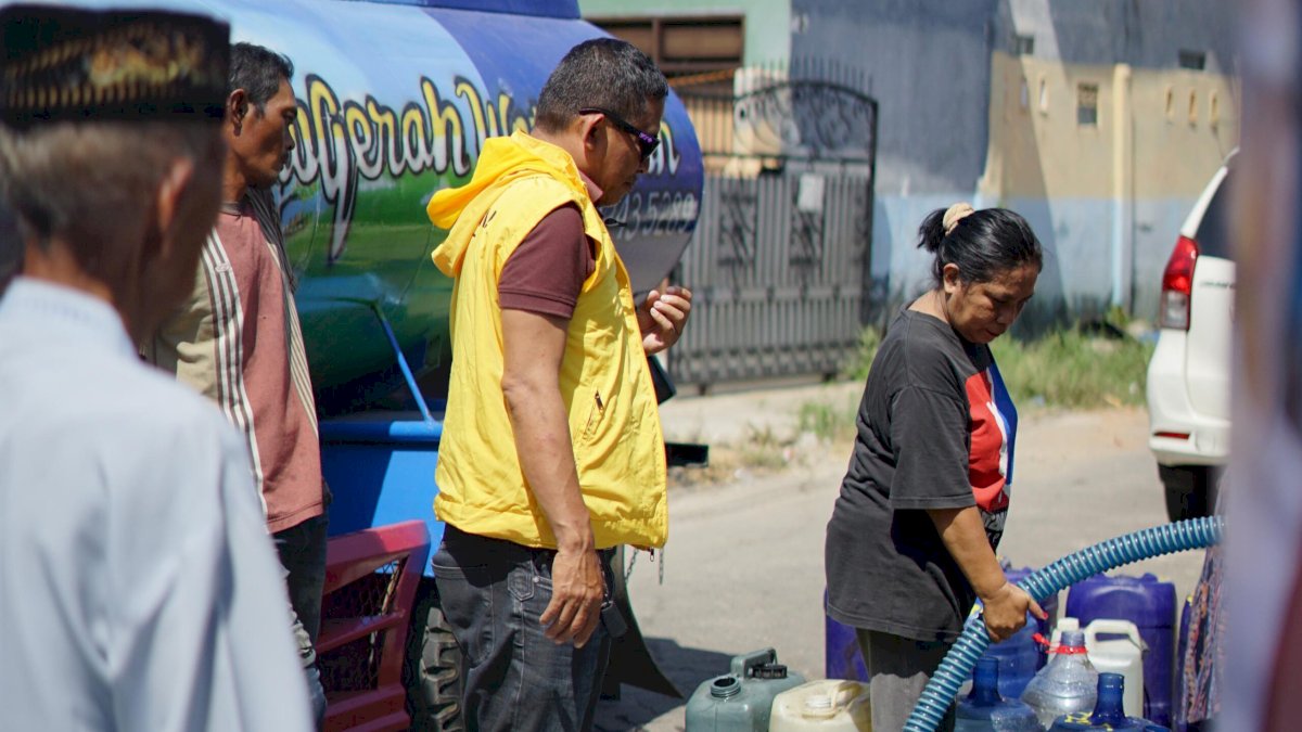 Gerak Cepat Appi-Aliyah, Bantu Warga Makassar Air Bersih di Dua Kecamatan
