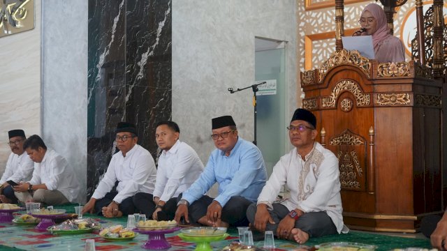 Anggota DPRD Makassar turut merayakan Maulid Nabi Muhamad SAW bersama warga. Ist