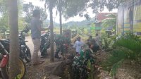 Babinsa Koramil Bangkala Ajak Warga Gotong Royong Lakukan Penggalian Dan Pembersihan Saluran Air