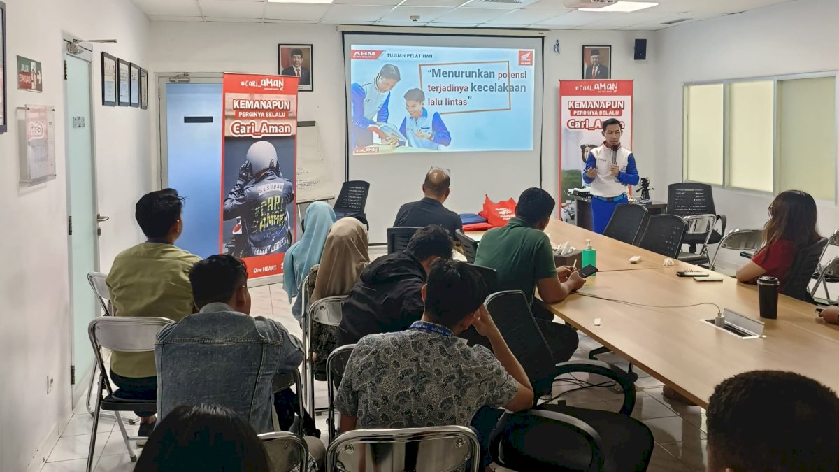 Asmo Sulsel Edukasi Keselamatan Berkendara Puluhan Karyawan PT Nippon Indosari Corpindo