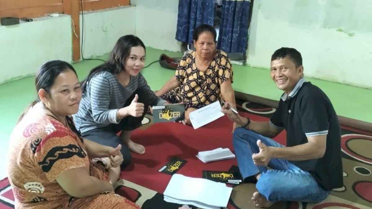 Serentak 40 Ribu Relawan Dozer Sulsel Door To Door Sosialiasi Andi Sudirman-Fatmawati dan Anti Golput