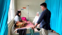 Hari Pertama Kampanye, dr Ulfah Prioritaskan Jenguk Pasien di RSUD Lapatarai Barru
