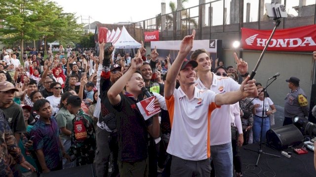 Komunitas motor Honda ketemu dua pembalap Repsol Honda Team. Foto: Istimewa.