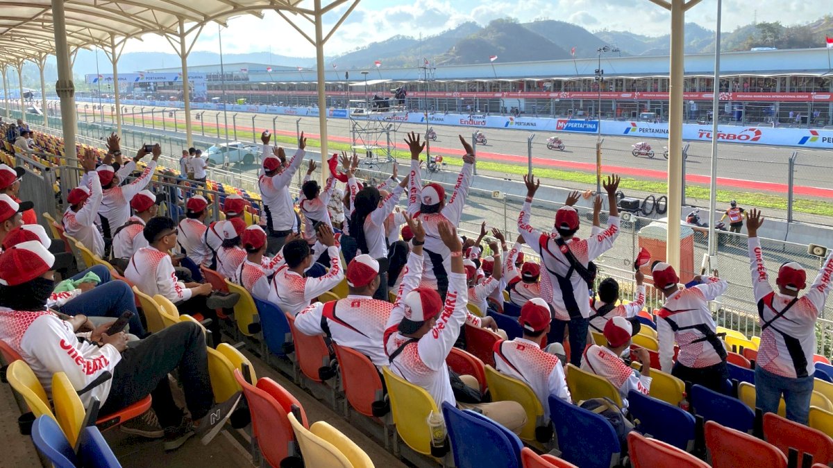 Kebersamaan Komunitas Honda PCX Menggema di MotoGP Mandalika 2024