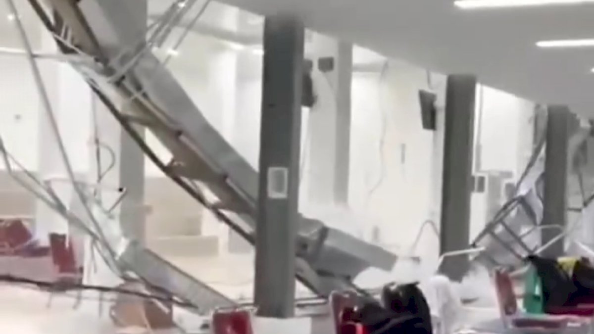 VIDEO: Detik-detik Plafon Venue Cabang Olahraga Roboh di PON XXI Aceh-Sumut